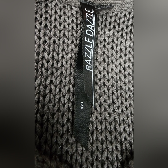RAZZLE DAZZLE Soft Gray sweater. Size: Small - Picture 9 of 9